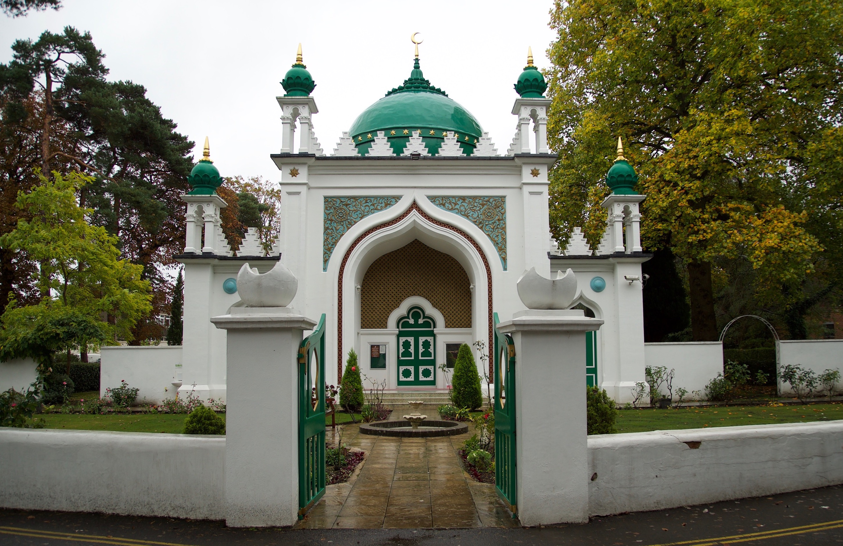 The Shah Jahan Mosque, located in Woking, Surrey, was constructed by Gottleib Wilhelm Leitner in 1889