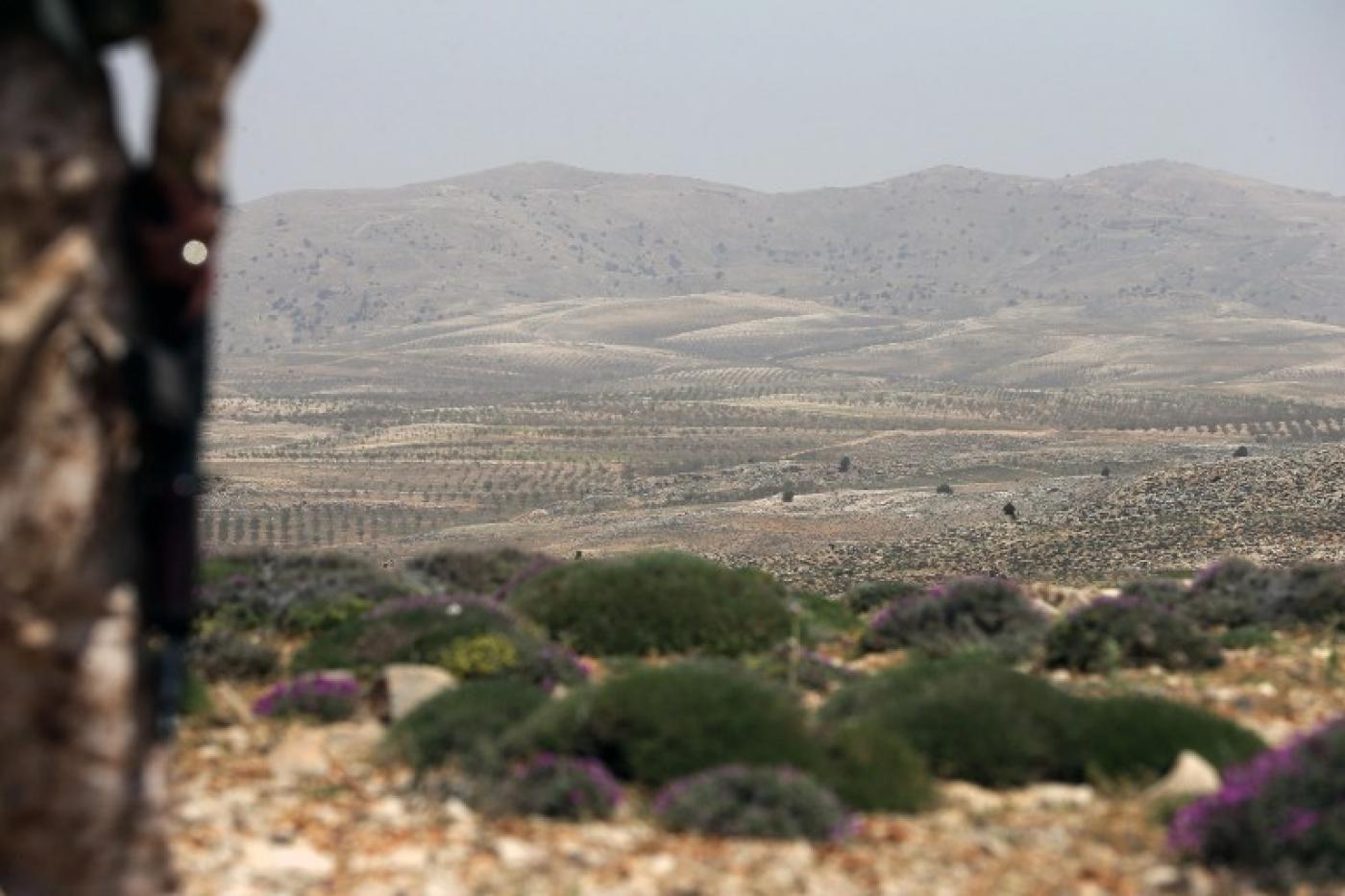 Les montagnes du Qalamoun, frontière naturelle entre le Liban et la Syrie (AFP)