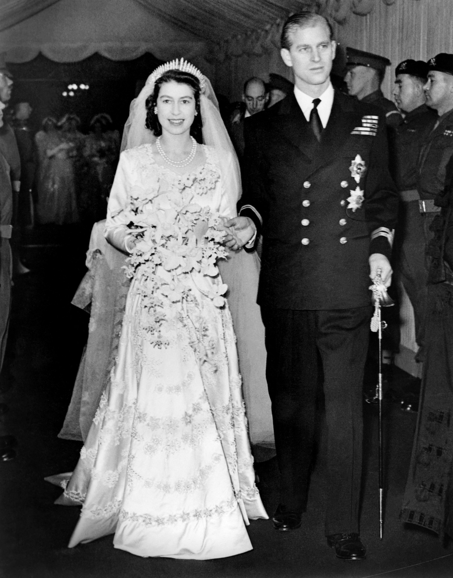 La princesse Elizabeth d’Angleterre et le prince Philip le jour de leur mariage, à Londres, le 20 novembre 1947 (AFP)