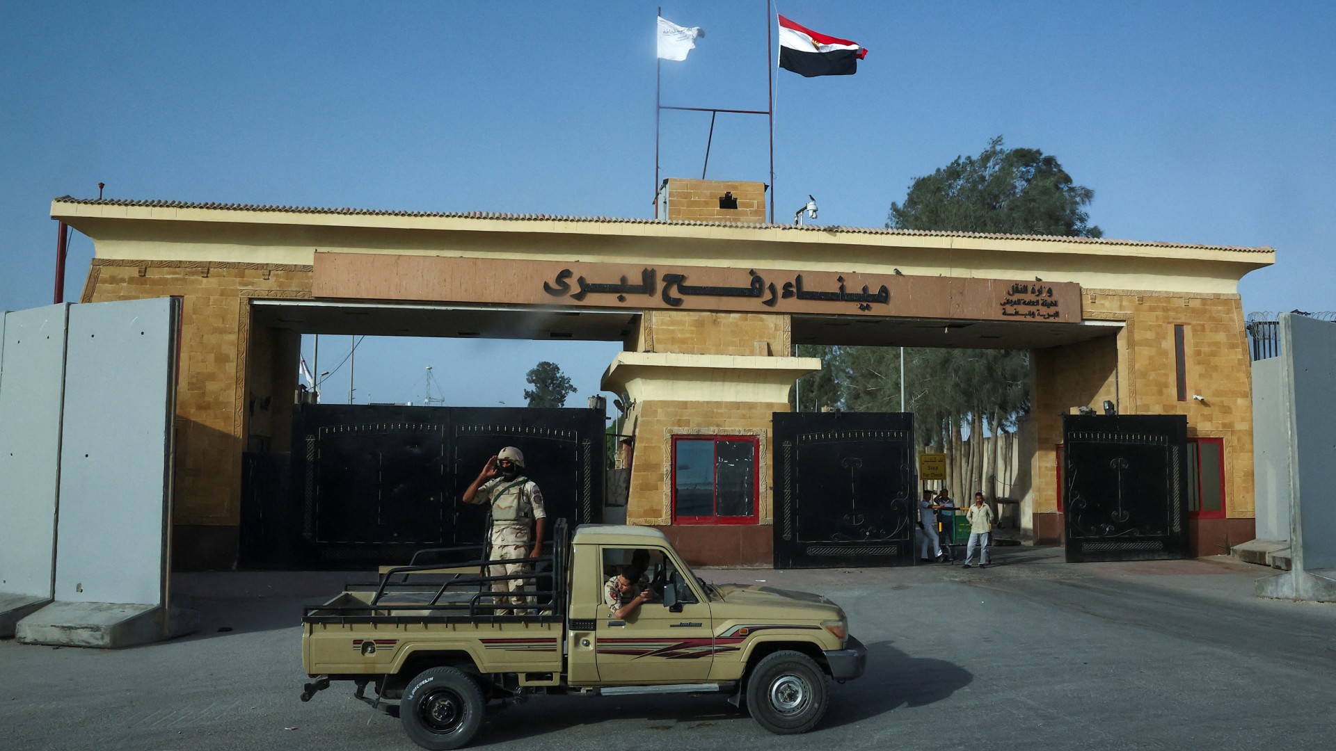 Egyptian soldiers stand guard near the Rafah Crossing at the Egypt-Gaza border, in Rafah, Egypt, 4 July 2024.(Reuters/Amr Alfiky)