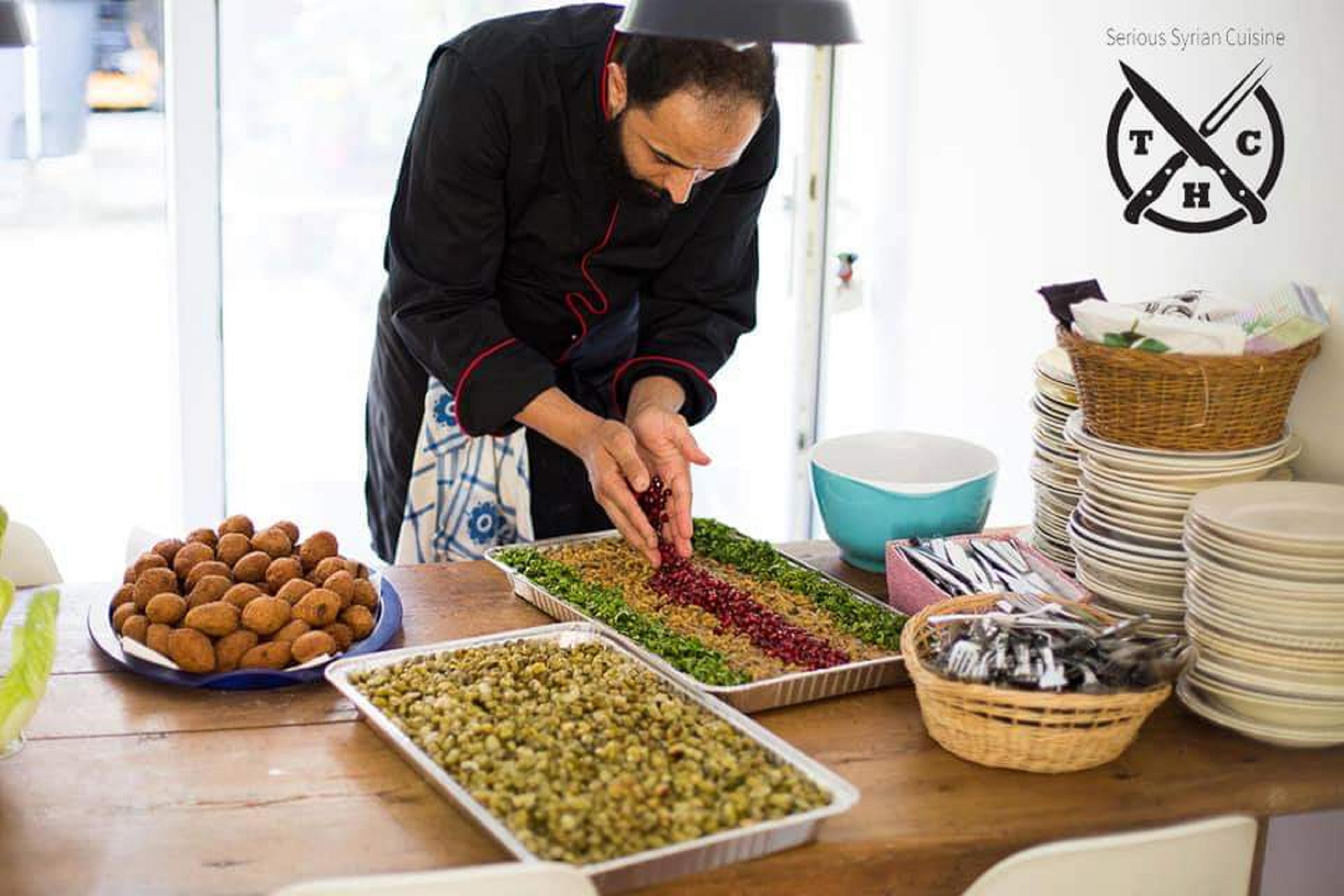 Abdell Baset, réfugié syrien, a lancé son service traiteur à domicile, Take Home Chef, en Belgique. C’est sa 3e participation au RFF (avec l’aimable autorisation de Take Home Chef)