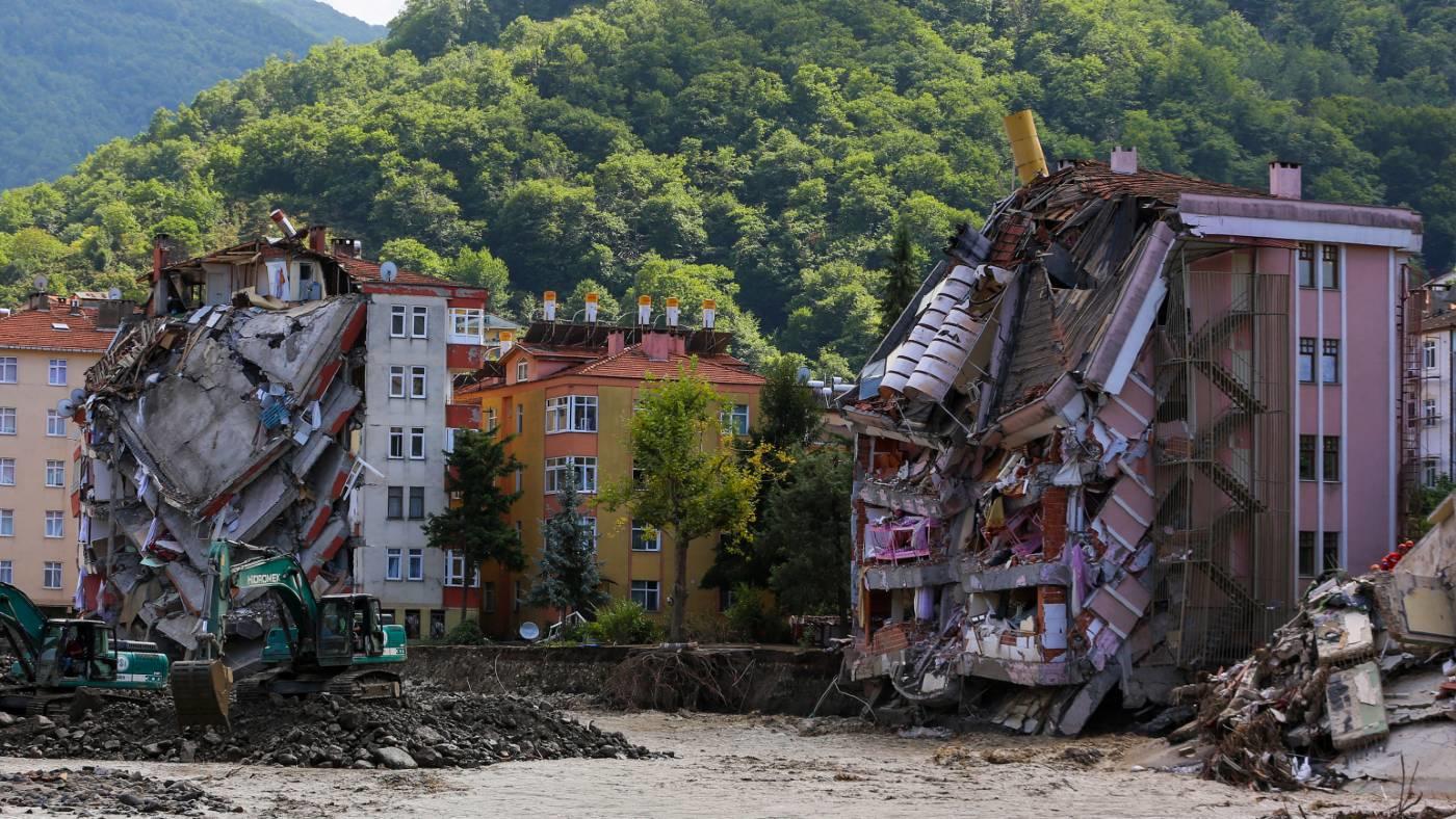 Turkey-Building-collapse-floods- Bozkurt-Black-Sea-August-2021-AFP