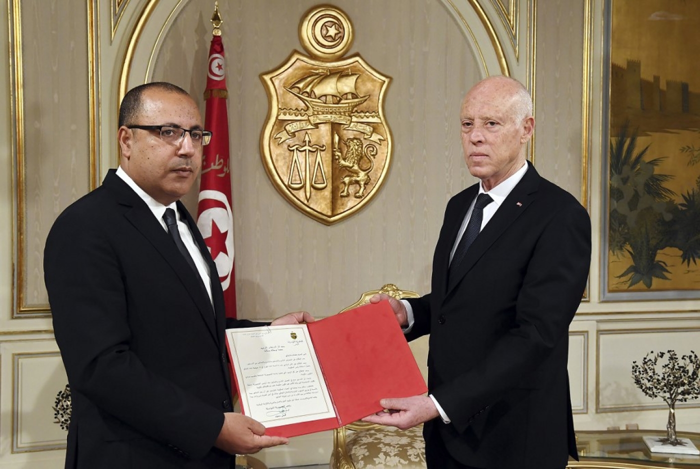 Le ministre tunisien de l’Intérieur, Hichem Mechichi, a été désigné samedi soir par le président Kais Saied chef du futur gouvernement et doit former d’ici un mois son équipe dans un contexte politique tendu (AFP)