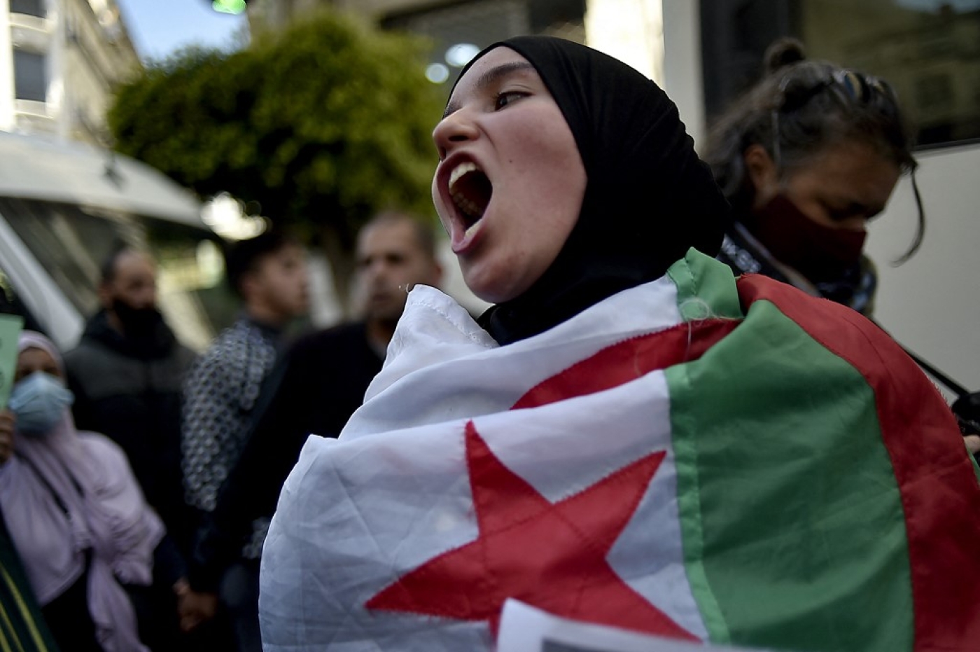Manifestante à Alger-centre le 23 mars 2021 (AFP)