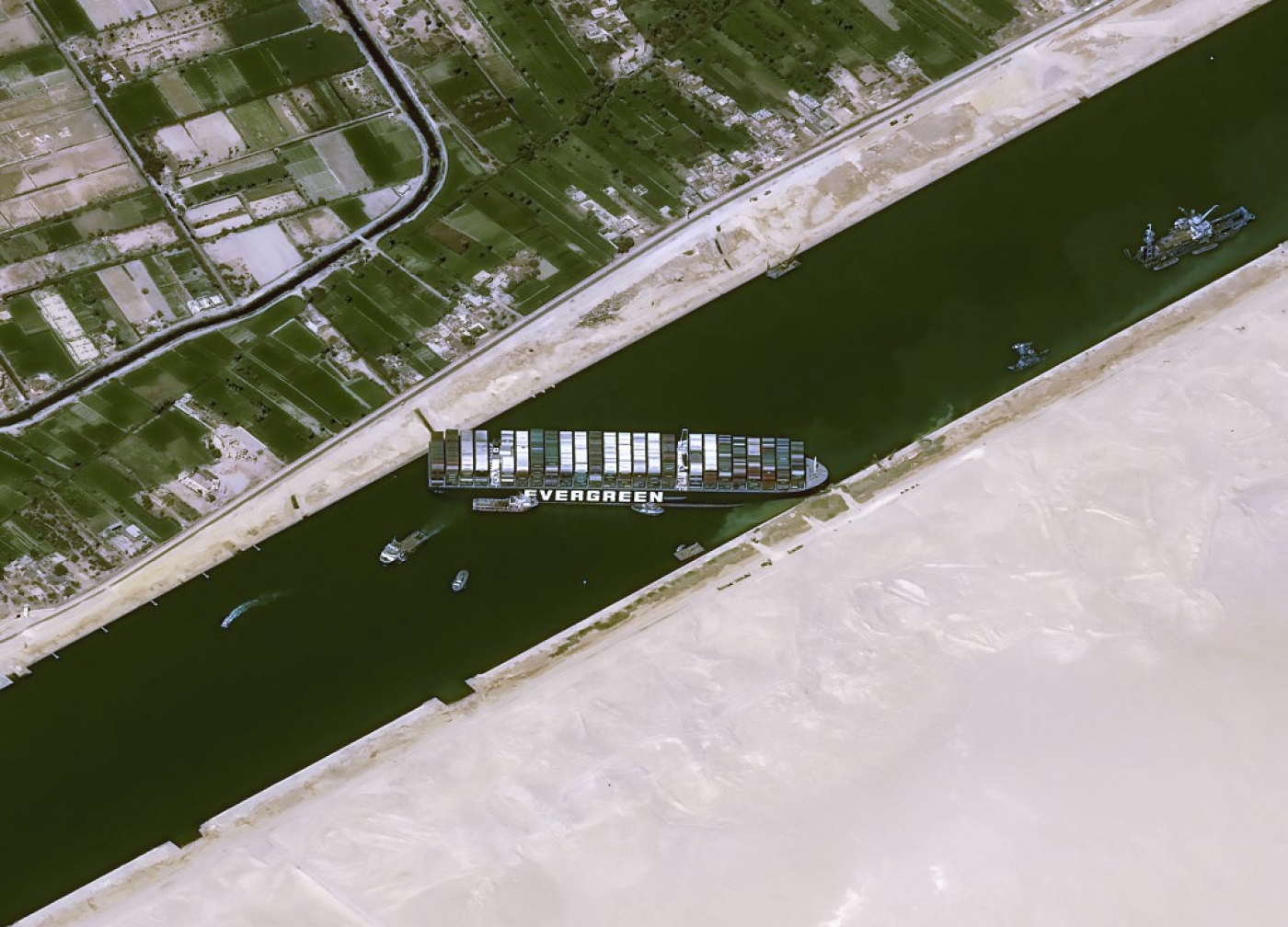 Image satellitaire prise le 25 mars 2021 du porte-conteneurs Ever Given bloqué dans le canal de Suez (AFP) 