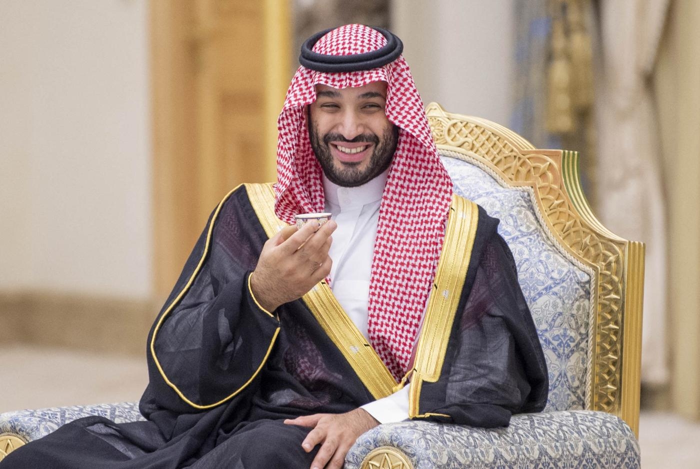 Le prince héritier saoudien Mohammed ben Salmane à Abou Dabi, le 7 décembre 2021 (AFP)
