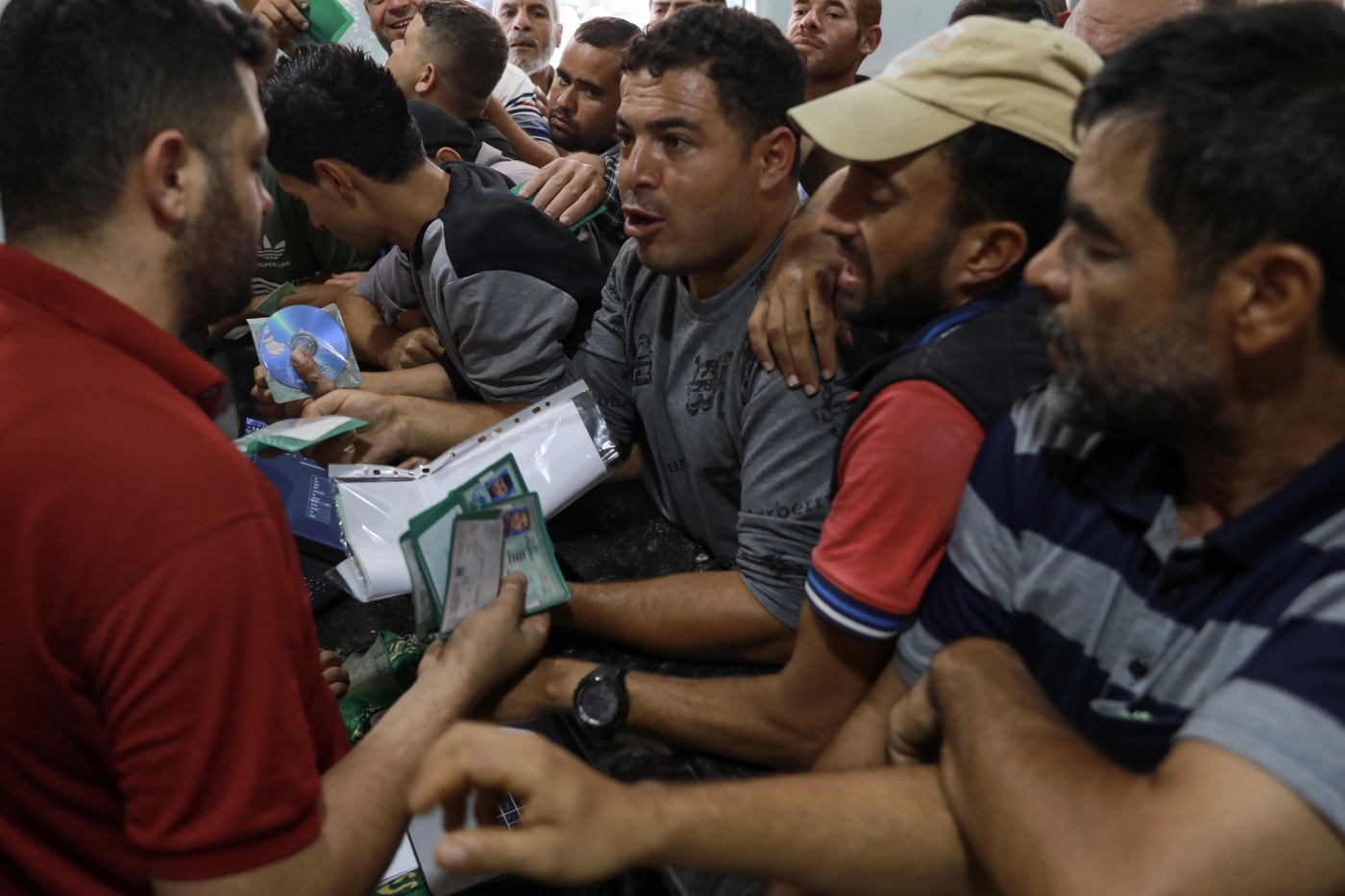 Pourquoi Israël accorde soudainement des milliers de permis de travail aux Gazaouis