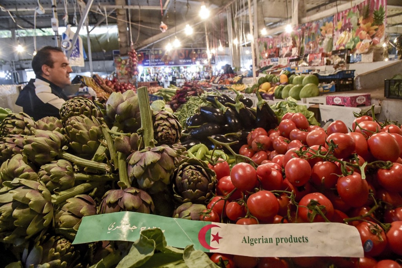 Dans certains marchés d’Alger, la tomate s’achète à 150 dinars (0,77 euro) le kilo. Il y a cinq ans, elle se trouvait encore à 50 dinars (AFP/Ryad Kramdi)
