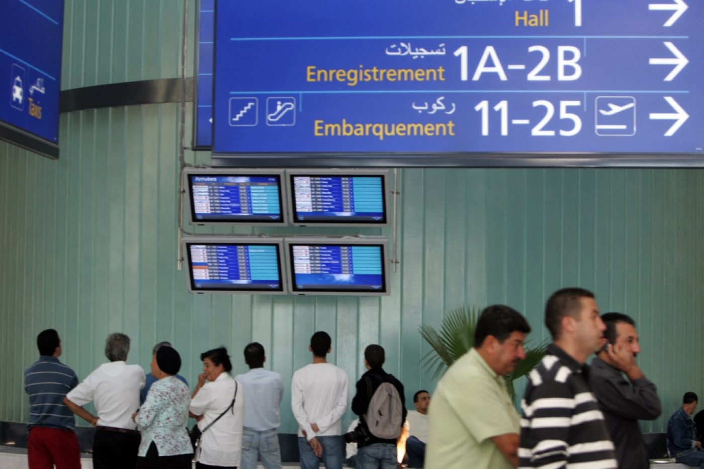 La difficulté d’obtenir un rendez-vous pour déposer sa demande de visa a créé un trafic important (AFP/Fayez Nureldine)