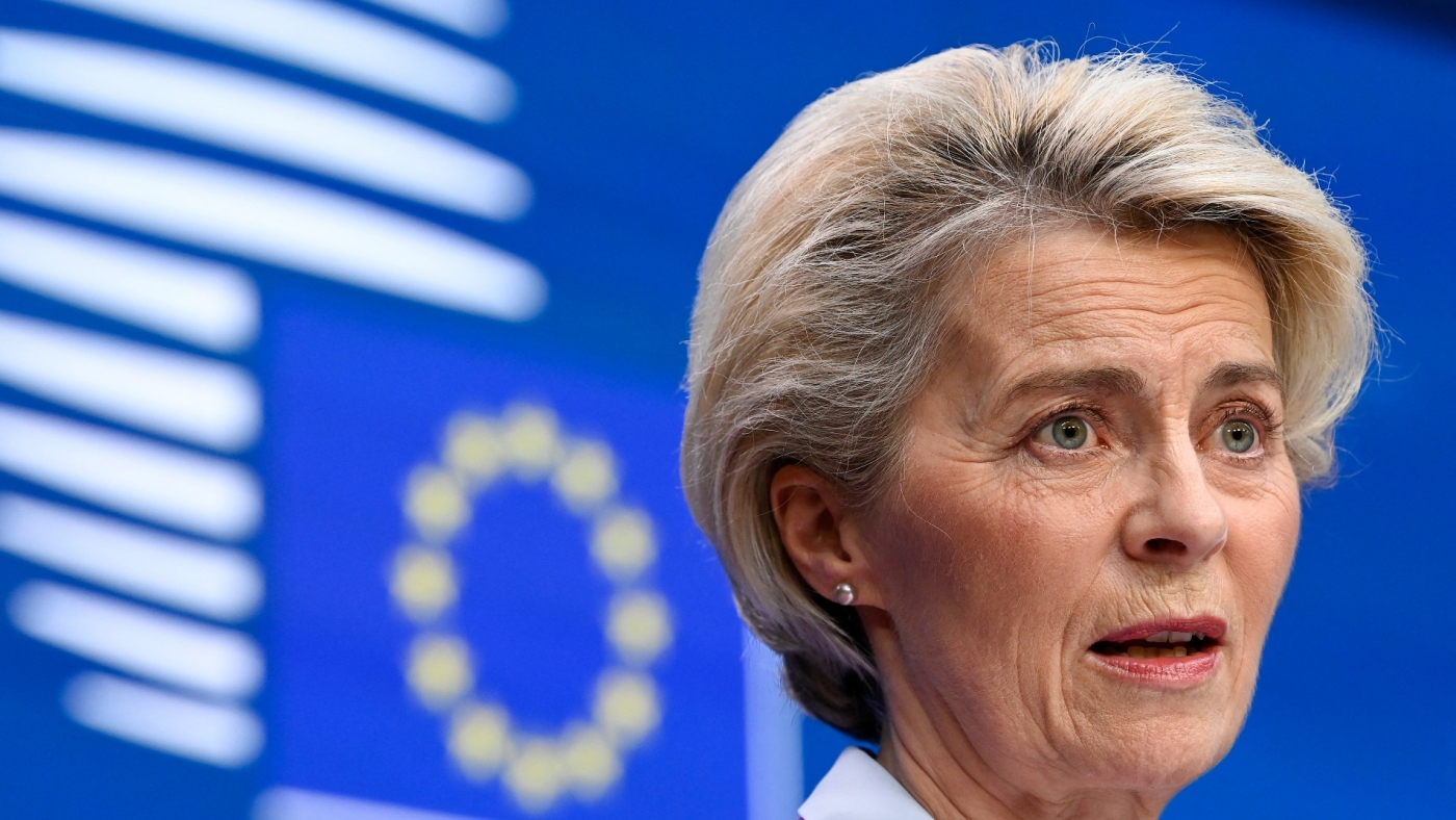 La présidente de la Commission européenne, Ursula von der Leyen, prend la parole au Conseil européen à Bruxelles, le 21 octobre 2022 (AFP)
