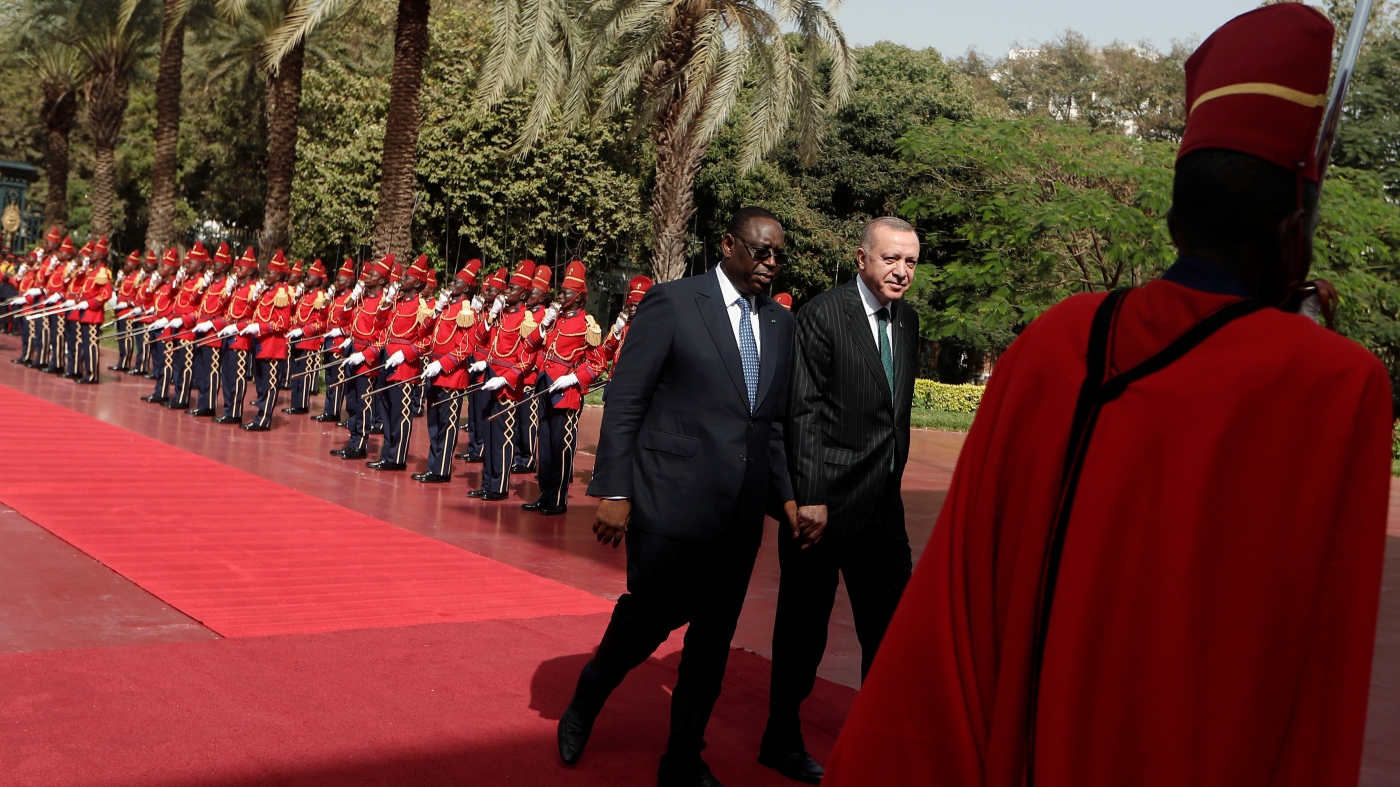 Senegal's President Macky Sall welcomes his Turkish counterpart Tayyip Erdogan at the presidential palace in Dakar, Senegal on 28 January 2020 (Reuters)