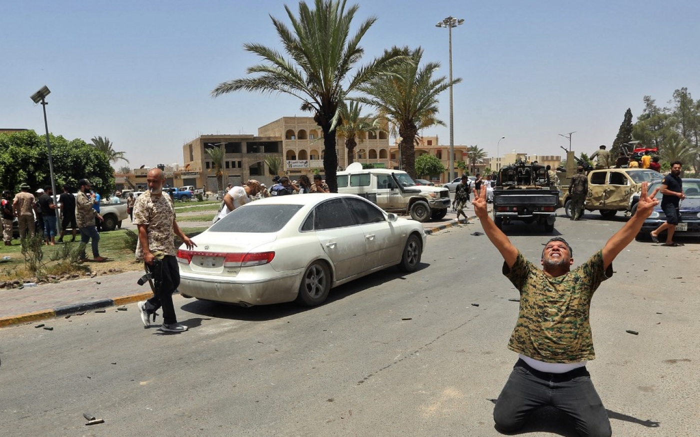 Un combattant des forces du Gouvernement d’union nationale (GNA) dans la ville de Tarhouna, le 5 juin 2020, après la reprise de la ville des mains des hommes de Haftar (AFP)