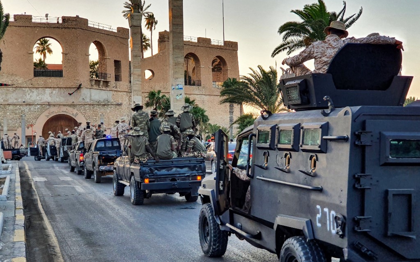 La Brigade de Tripoli, une milice loyale au Gouvernement d’union nationale, parade à Tripoli, le 10 juin 2020 (AFP/Mahmud Turkia)