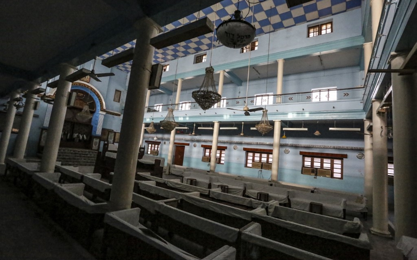 ​L’intérieur de la synagogue Meir Taweig à Bagdad, en février 2022 (AFP/Sabah Arar) ​