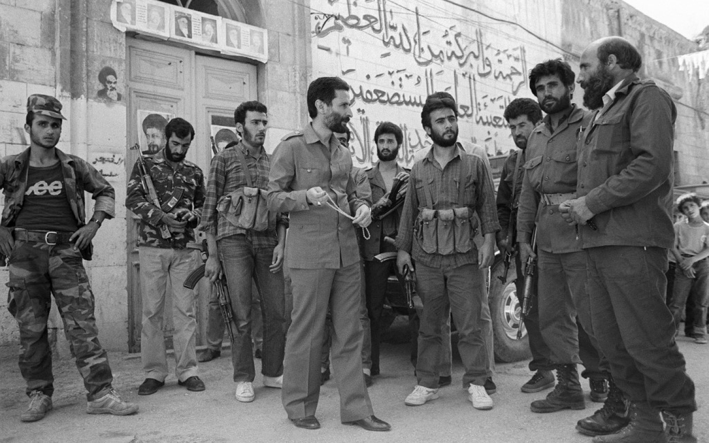 Des combattants à Baalbeck, dans un bastion du Hezbollah soutenu par l’Iran, en 1985  (AFP/Joël Robine)