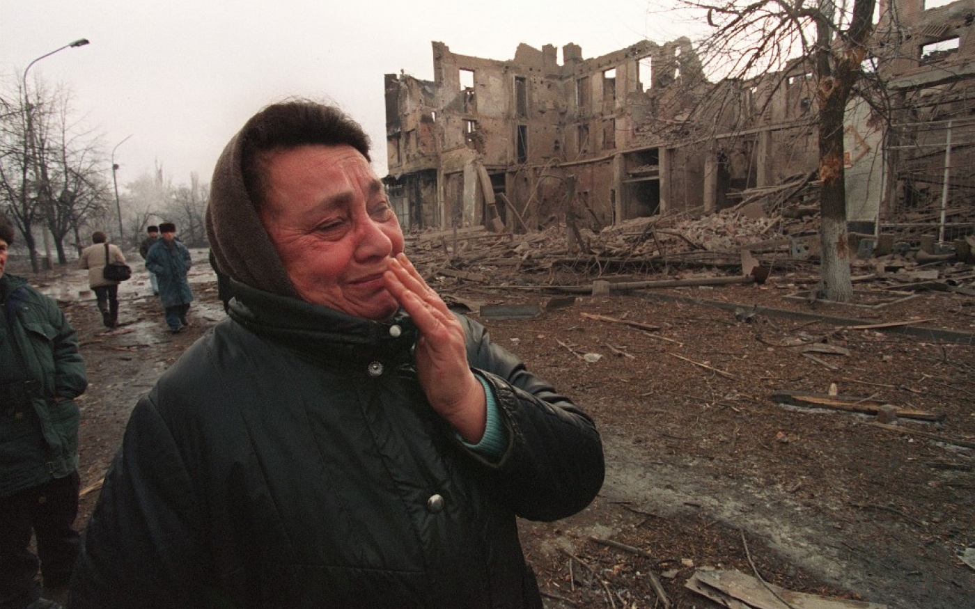 L’attaque surprise de l’armée russe en 1994 sur Grozny, en Tchétchénie, sous le commandement de Boris Eltsine, était, avec de 30 000 à 250 000 soldats, la plus grande opération militaire organisée par Moscou depuis son intervention en Afghanistan. Les organisations des droits de l’homme avaient accusé les forces russes de se livrer à un usage indiscriminé et disproportionné de la force (AFP/Hector Mata)