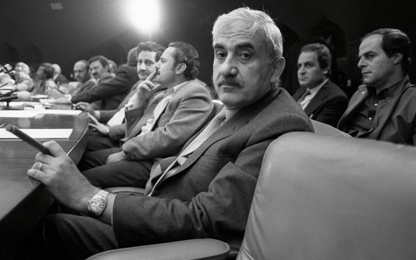 Georges Habache, chef du FPLP, dans une réunion du Conseil national palestinien pour décider s’il faut reconnaître Israël, le 12 novembre 1988 à Alger (AFP)
