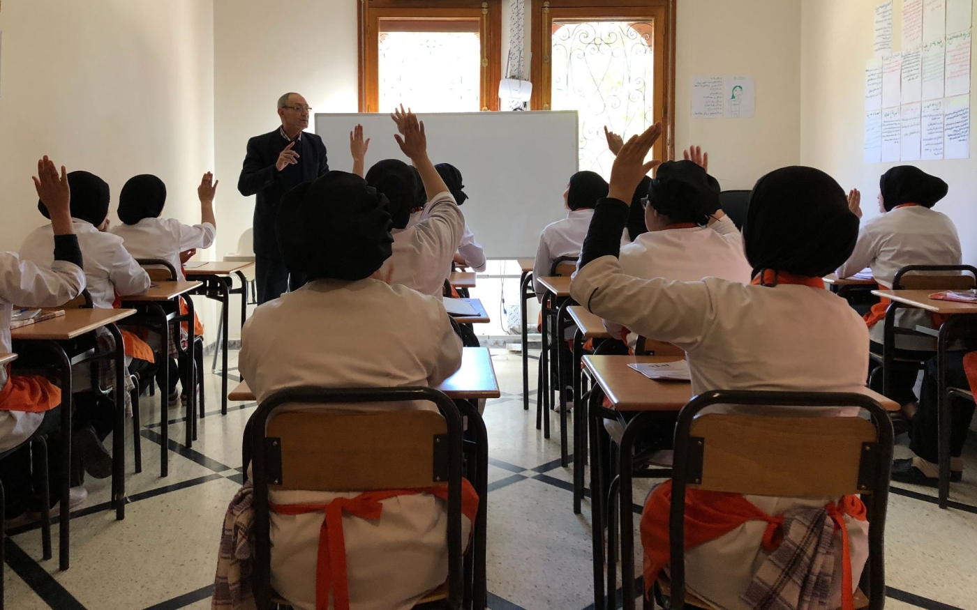 Les chefs stagiaires d’Amal obtiennent également des cours gratuits de conseils de vie ainsi qu’une instruction en mathématiques, anglais et français (Amal Training Centre and Restaurant)