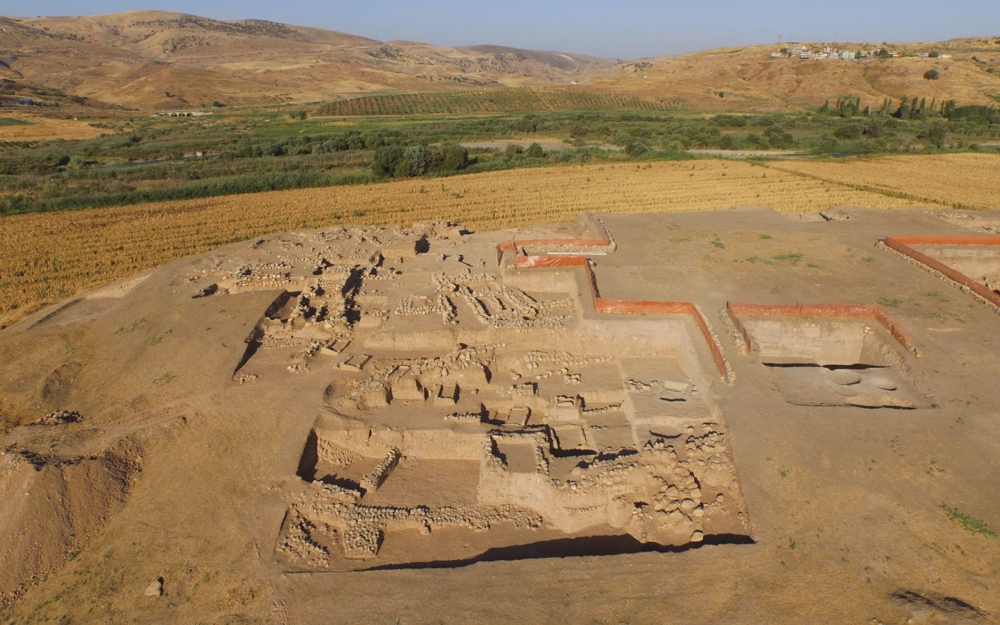 Des tombes anciennes ont été déterrées sur le site de Başur Höyük, contribuant à la compréhension des civilisations de la région (Haluk Sağlamtimur)