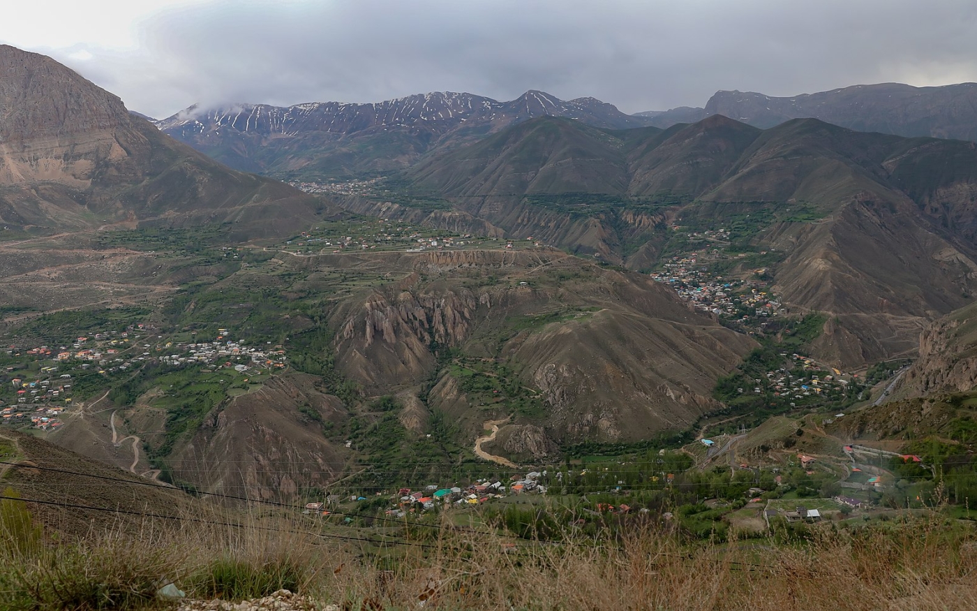 La route de Haraz en périphérie de Téhéran, dans le massif de l’Elbourz (Wikimedia Commons)