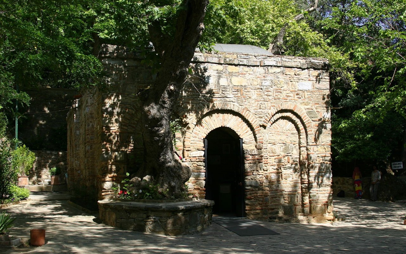 La maison de la Vierge Marie près de Selçuk en Turquie (Wikimedia Commons)