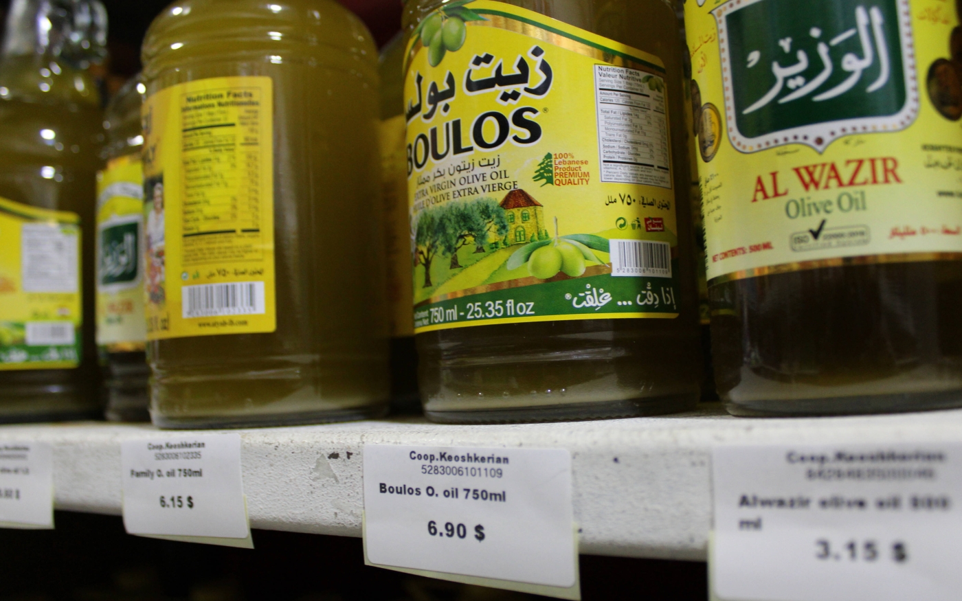 Le gouvernement libanais a autorisé ce mois-ci les supermarchés à fixer le prix de leurs articles en dollars (MEE/Hanna Davis)
