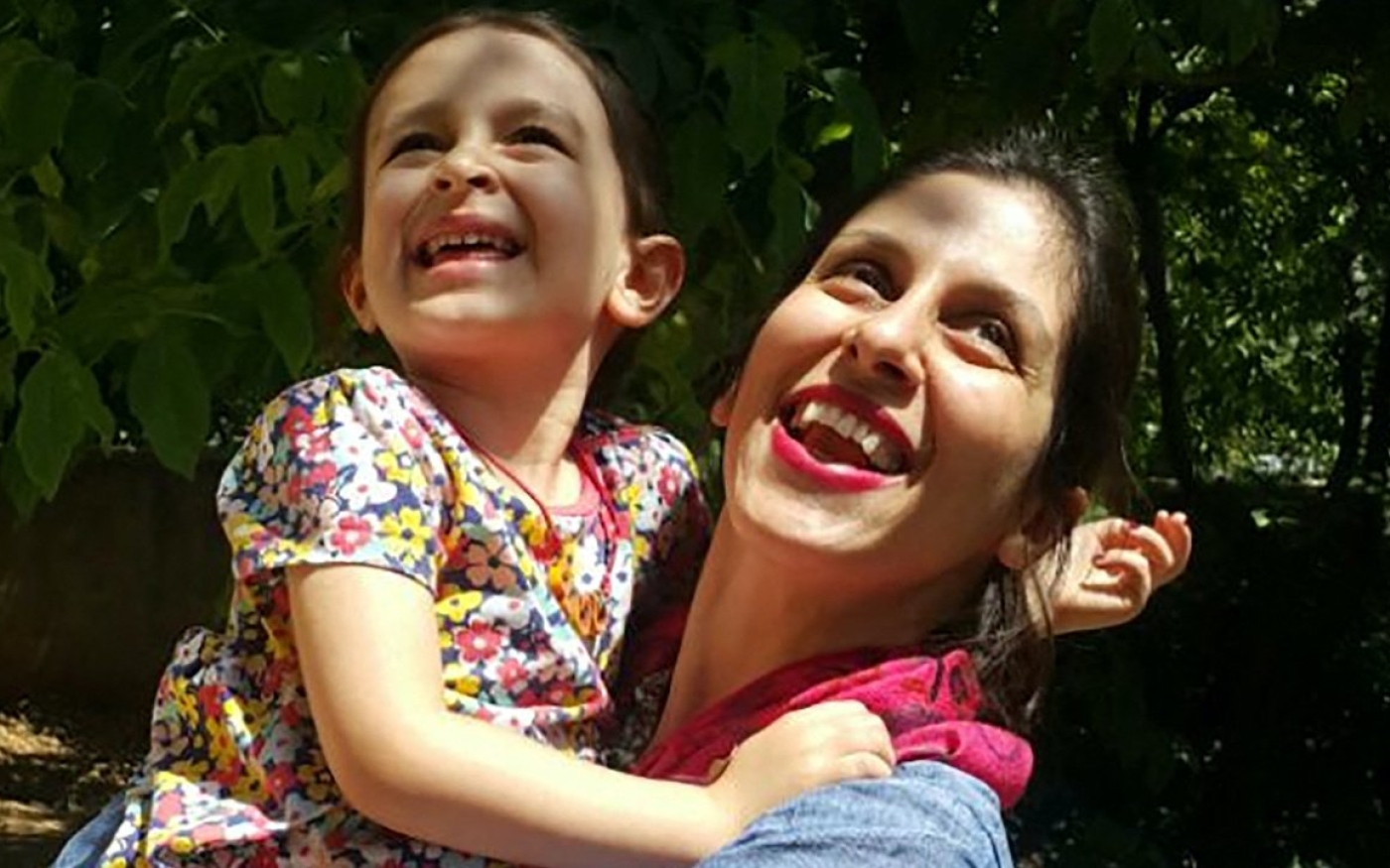 Nazanin Zaghari-Ratcliffe avec sa fille (AFP)