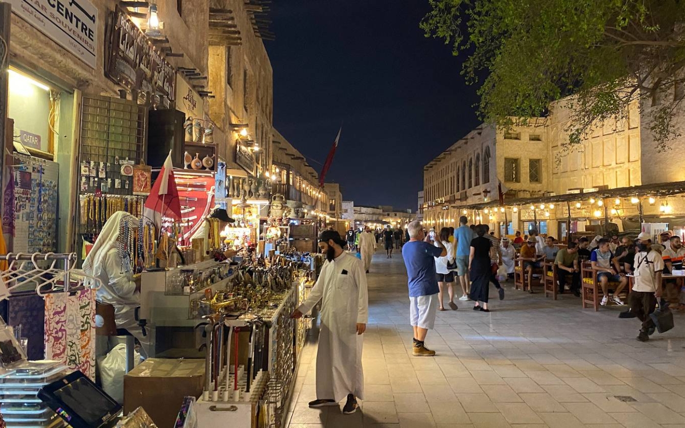 Le souk reconstruit offre un aperçu d’un marché traditionnel qatari (Karim Jaffar/AFP)