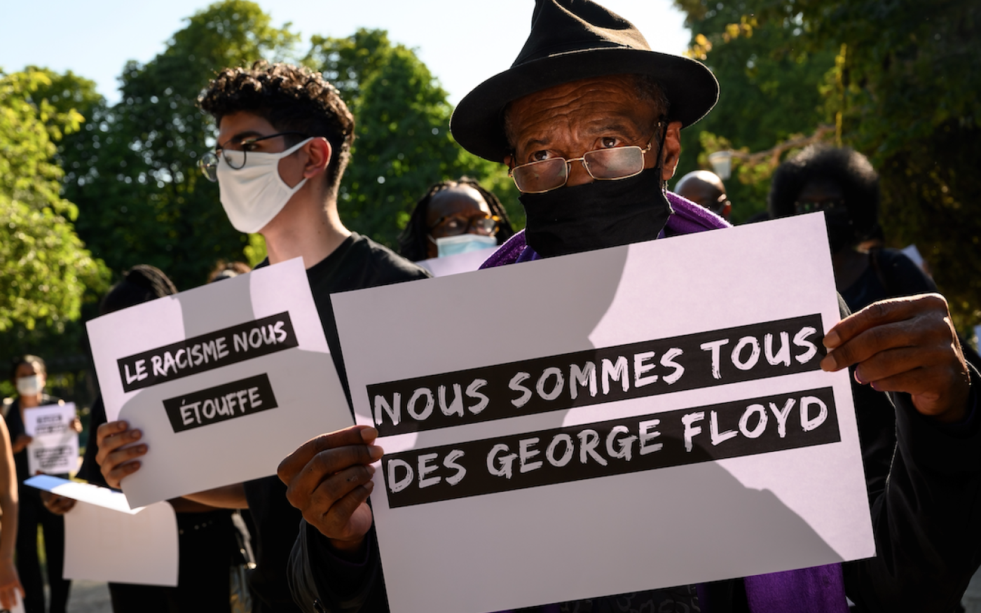 Manifestation contre le racisme devant l’ambassade des États-Unis à Paris, le 1er juin 2020 (AFP)