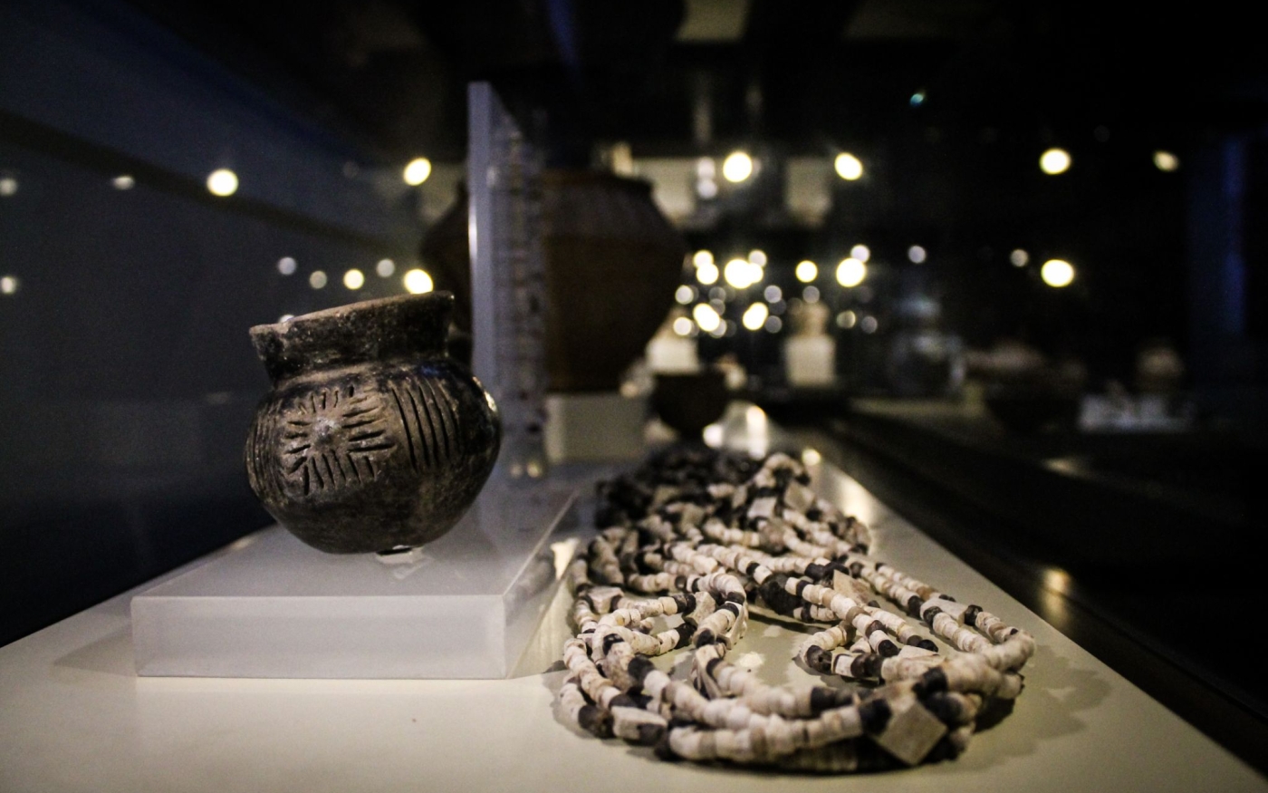 Précieux artéfacts découverts dans les tombes mises au jour sur le site de Başur Höyük (Nimet Kıraç) Précieux artéfacts découverts dans les tombes mises au jour sur le site de Başur Höyük (Nimet Kıraç)