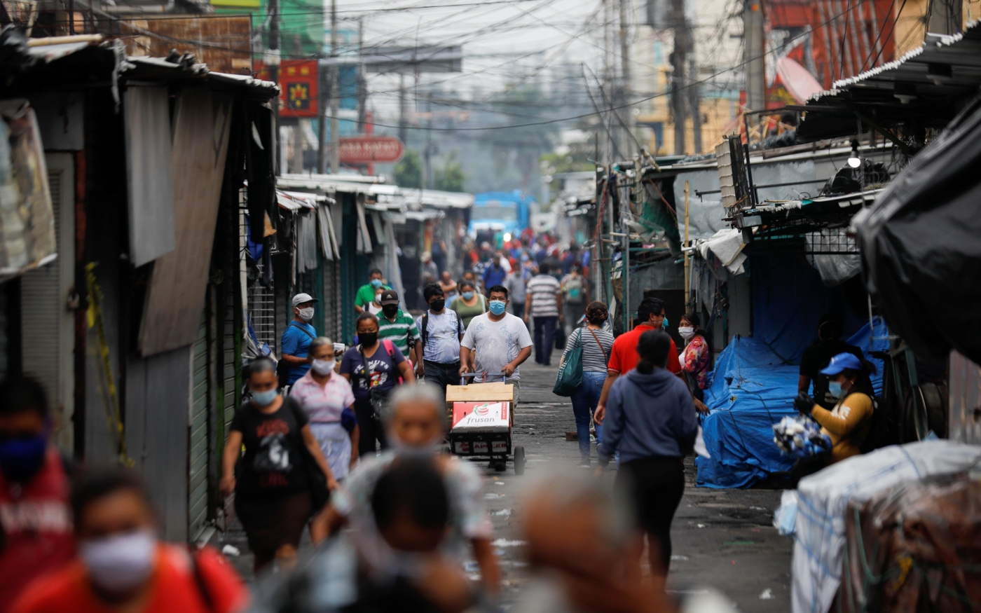 Une rue près du marché central de San Salvador, la capitale du Salvador (Reuters)
