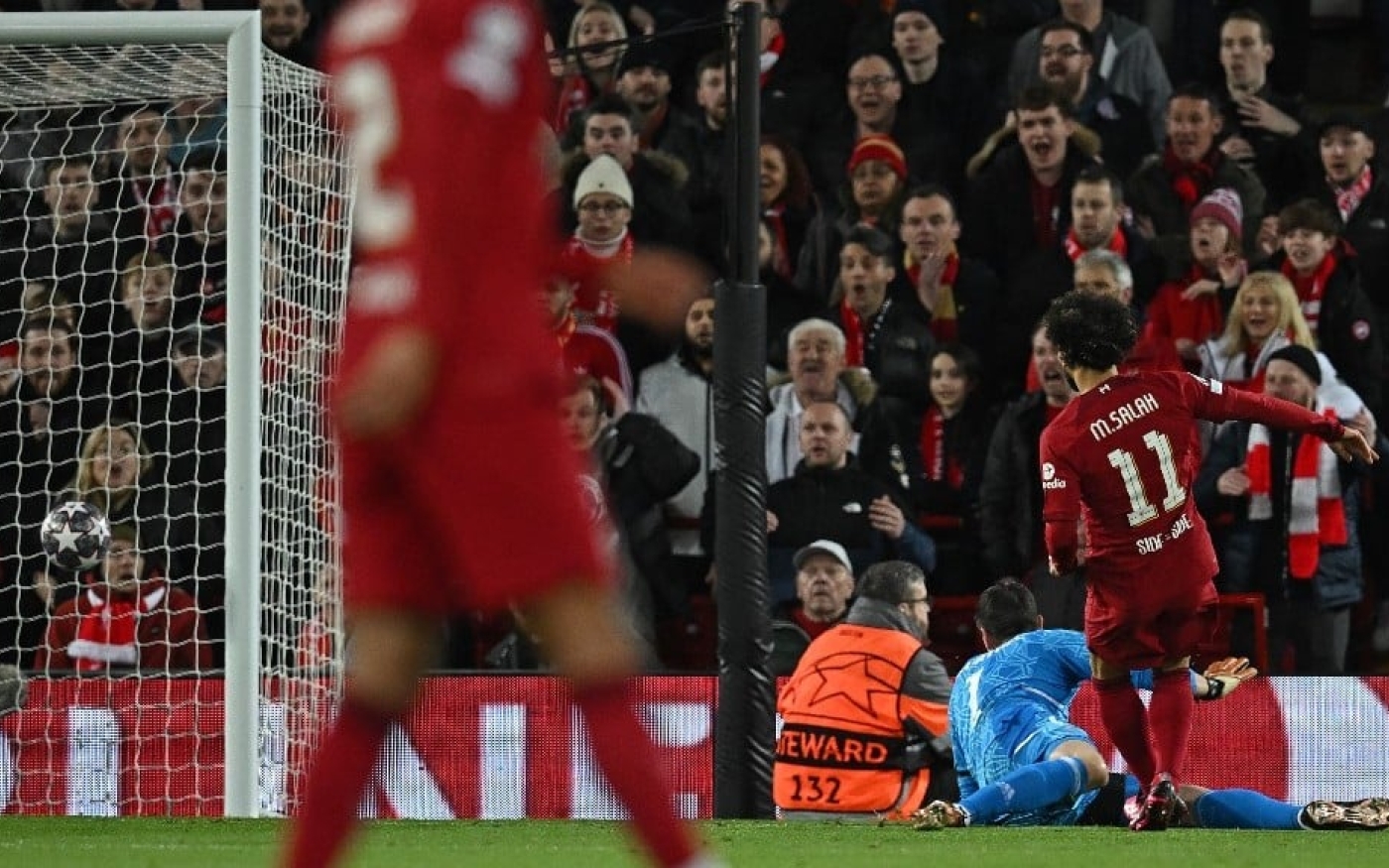 Les footballeurs musulmans tels que la star de Liverpool Mohamed Salah sont susceptibles d’avoir des matchs importants pendant le Ramadan (AFP)