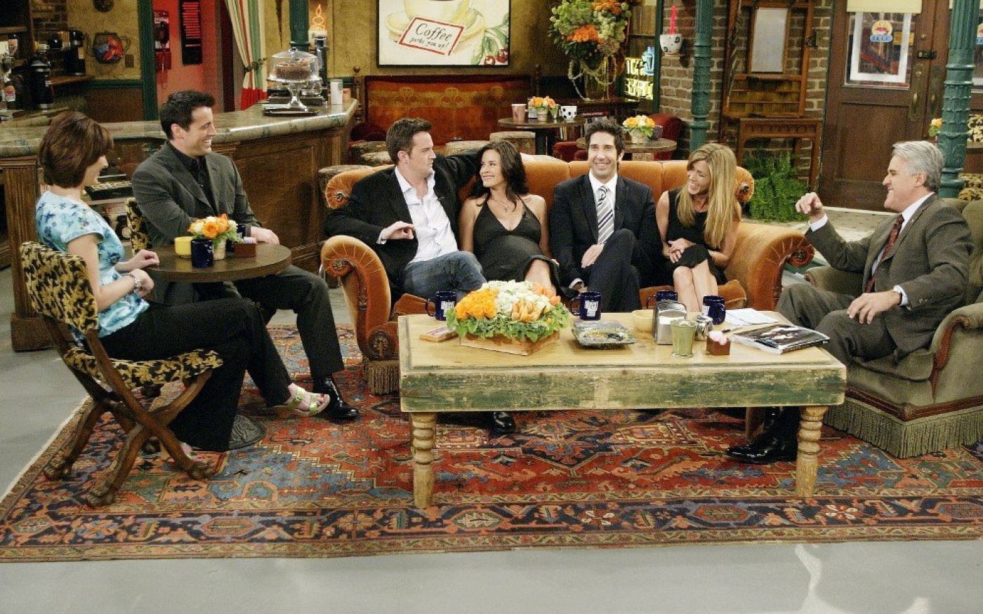 Le casting de Friends avec l’animateur de télévision Jay Leno à Los Angeles, en 2004 (AFP)