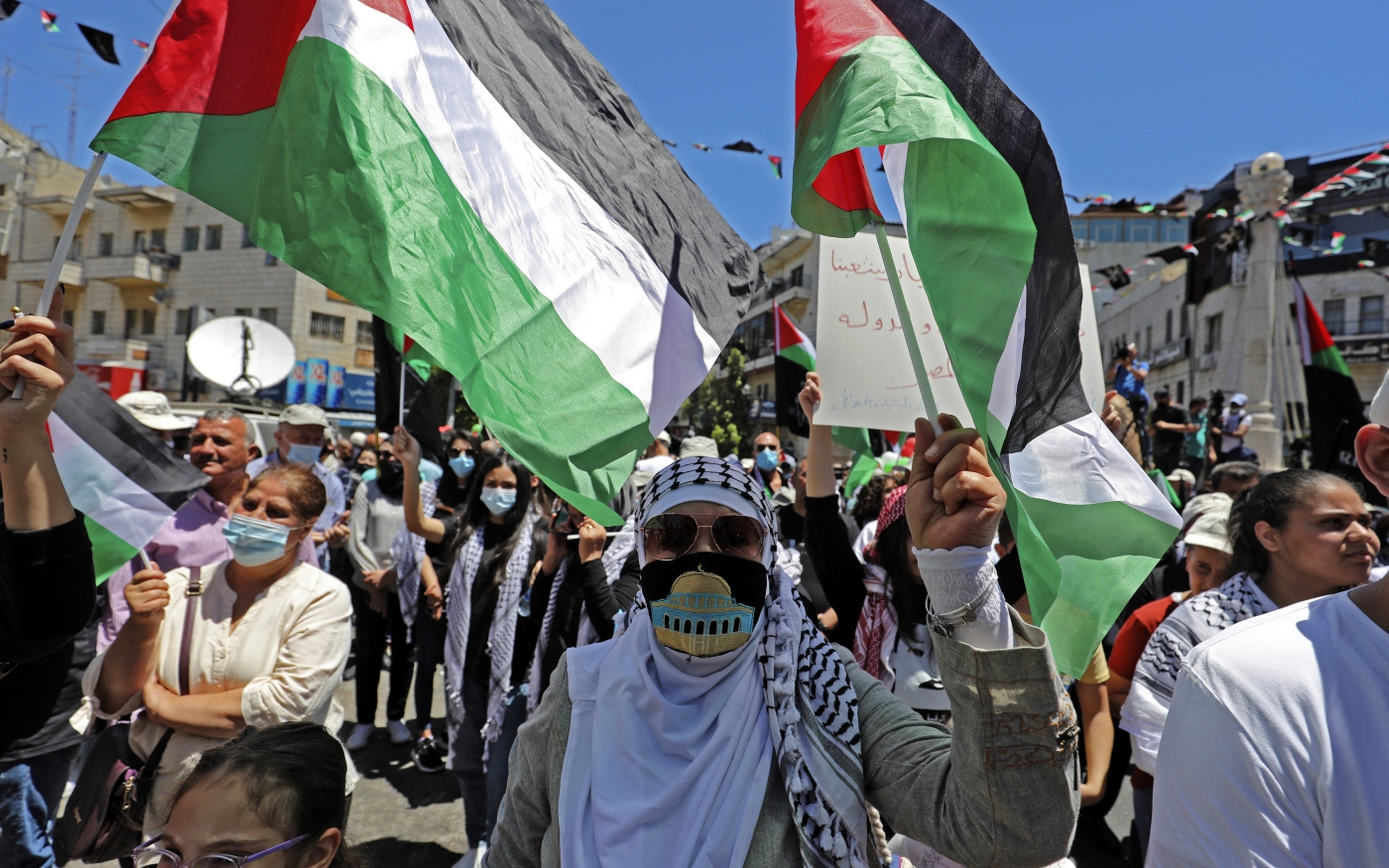 Des Palestiniens manifestent dans le village de Salem, en Cisjordanie occupée, le 15 mai 2021 (AFP)