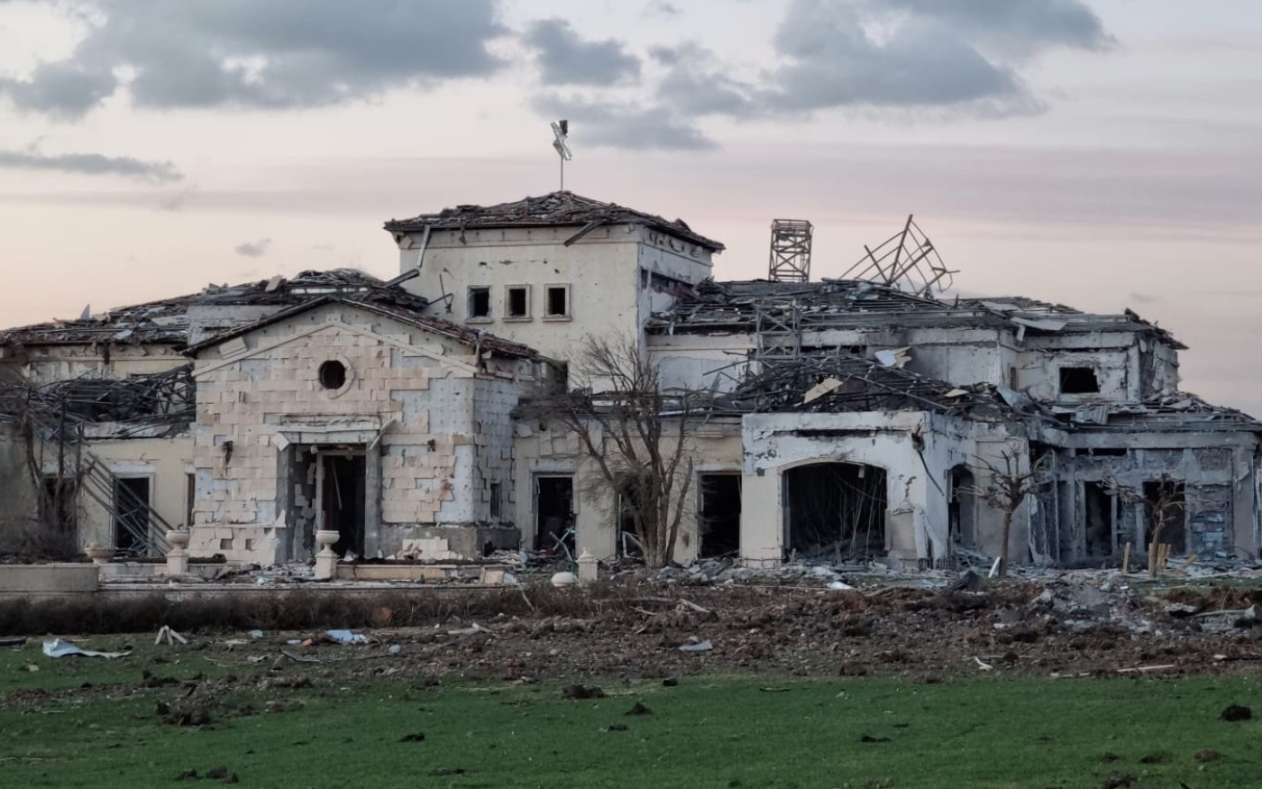 Villa appartenant à un homme d’affaires kurde et endommagées par l’attaque de missile sur Erbil, le 13 mars (MEE/Wladimir van Wilgenburg)