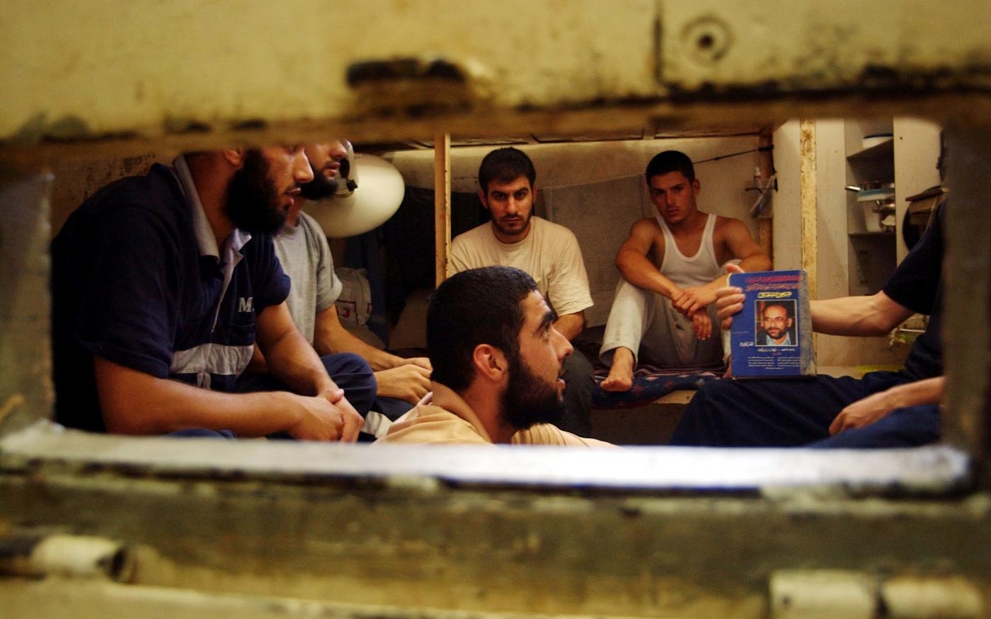 Ben-Gvir veut chercher à restreindre l’« indépendance » des prisonniers dans les prisons israéliennes en empêchant l’organisation des prisonniers selon des groupes reflétant les factions palestiniennes à l’extérieur de la prison (Reuters)