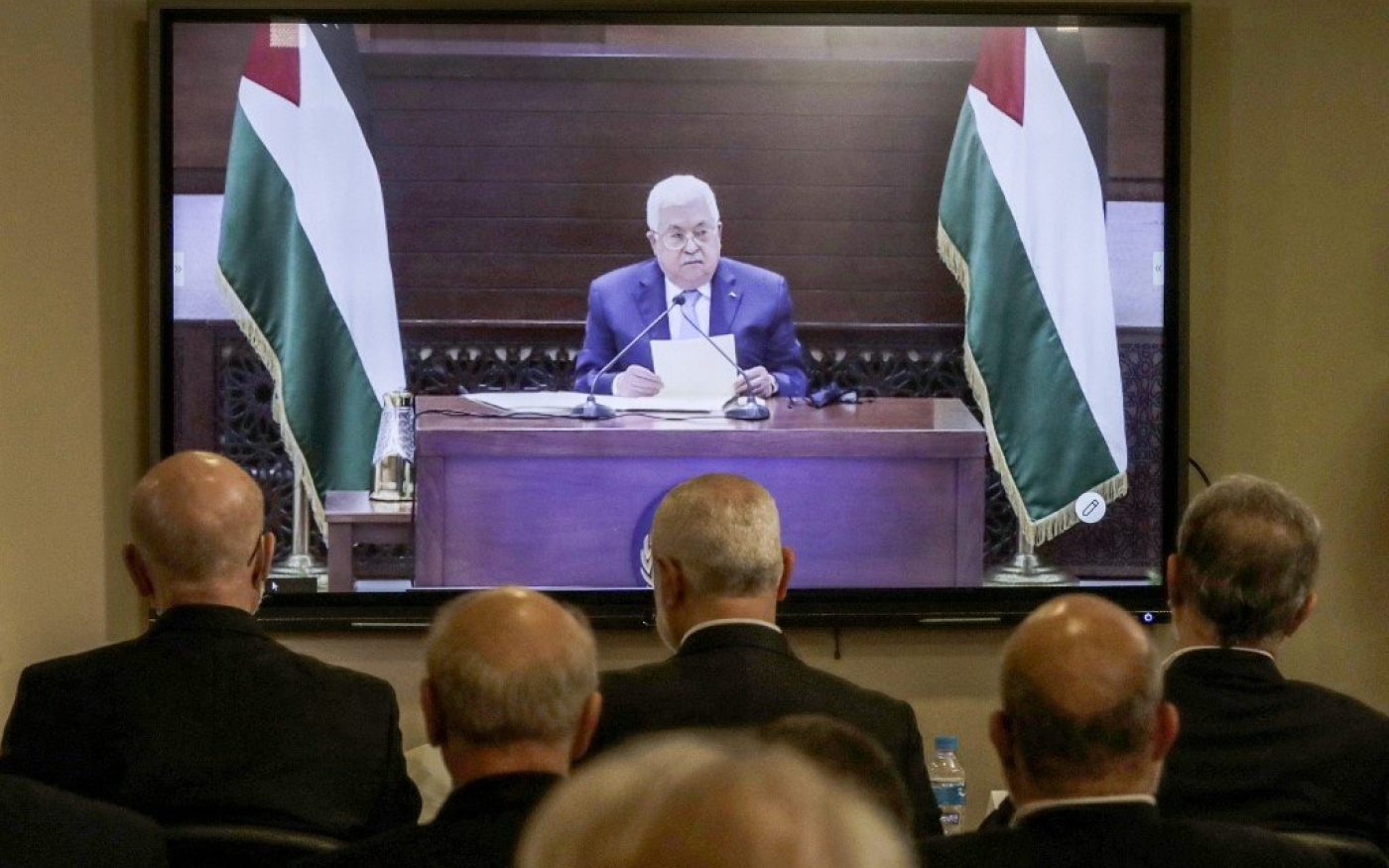 Des représentants des factions palestiniennes se réunissent à Beyrouth pour une visioconférence avec le président Mahmoud Abbas et d’autres représentants à Ramallah, le 3 septembre (AFP)