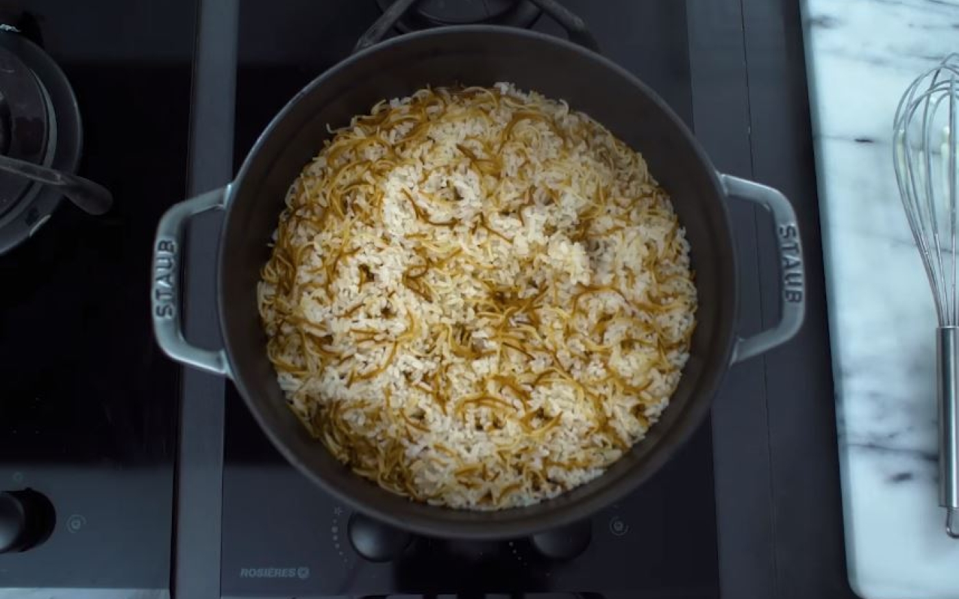 Le riz absorbe l’onctuosité du yaourt (Dalia’s kitchen/YouTube)