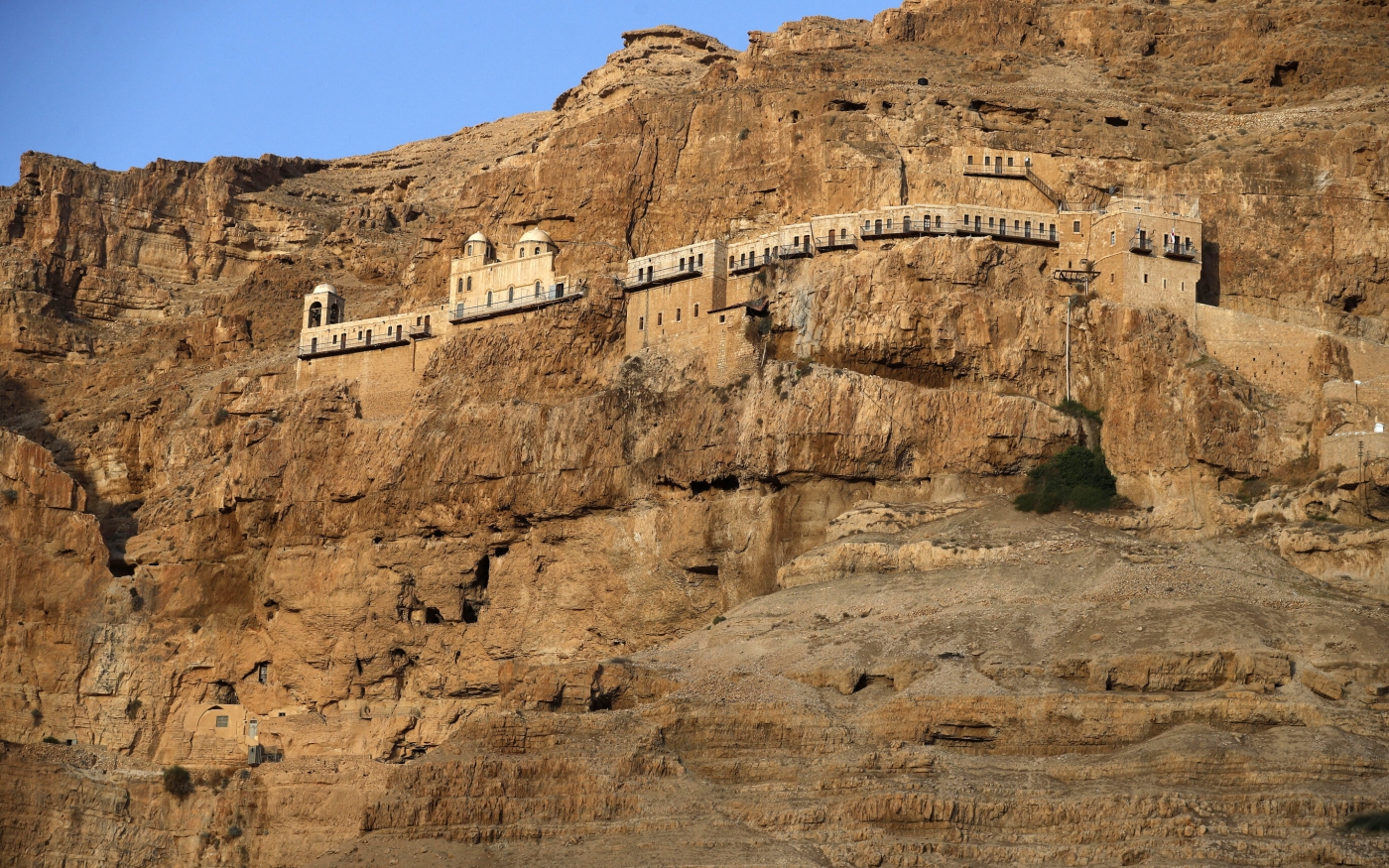 Vue du monastère chrétien orthodoxe grec de la Tentation près de la ville de Jéricho en Cisjordanie (AFP/Ahmad Gharabli)