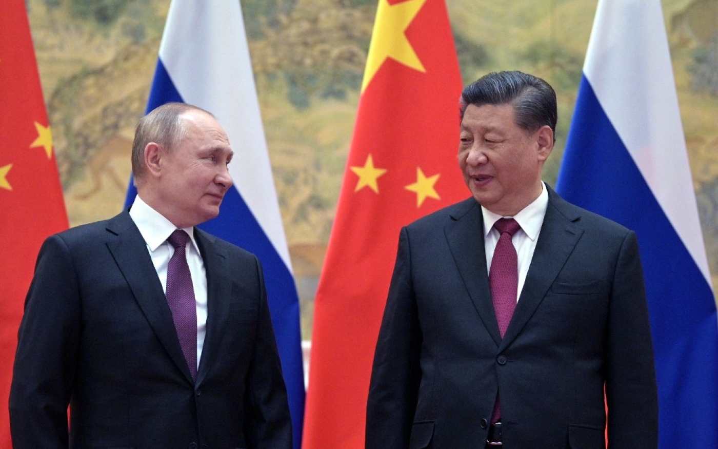 Rencontre entre le président russe Vladimir Poutine et le président chinois Xi Jinping à Pékin, le 4 février 2022 (AFP)