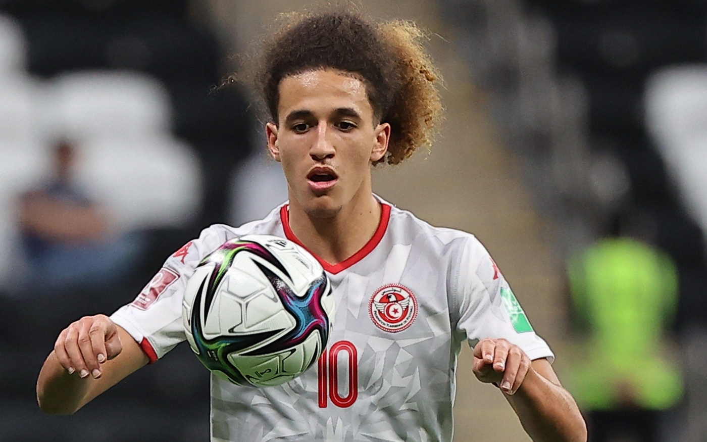 Le milieu de terrain tunisien Hannibal Mejbri participe à un match comptant pour le groupe B de la Coupe arabe de la FIFA 2021 face à la Syrie, le 3 décembre 2021 (AFP)