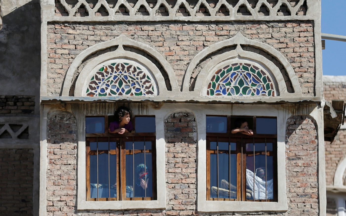 Ces ornements de fenêtres en demi-cercle sont appelés qamariya (Reuters)