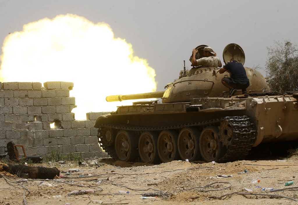  Les forces du Gouvernement d’union nationale engagées dans des combats contre l’ANL au sud de Tripoli, le 23 juin 2019 (AFP/Mahmud  Turkia)