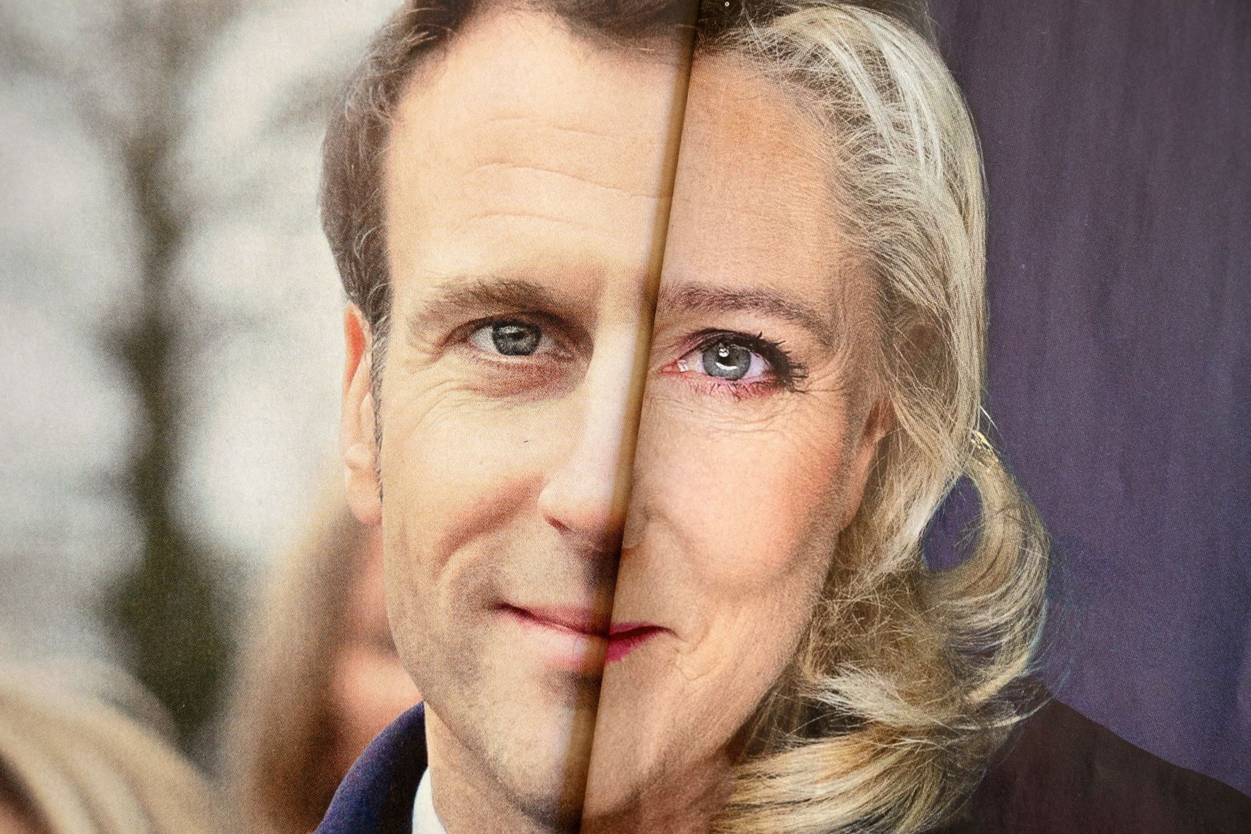 Folded election leaflets of the two finalists in the first round of the French presidential election: on the left, that of Emmanuel Macron, on the right, Marine Le Pen (AFP/Nicolas Tucat)