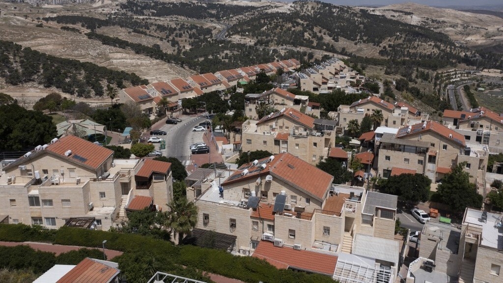 Vue aérienne prise le 30 avril 2023 montrant la colonie israélienne de Ma’aleh Adumim en Cisjordanie occupée (AFP)