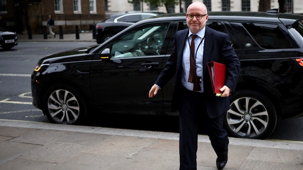 Richard Hermer, the attorney general for England and Wales, arrives at the Cabinet Office in central London on August 8 2024 (AFP)