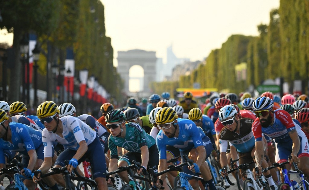 Cette course cycliste est l’une des plus importantes manifestations sportives de France (AFP/Marco Berorello)