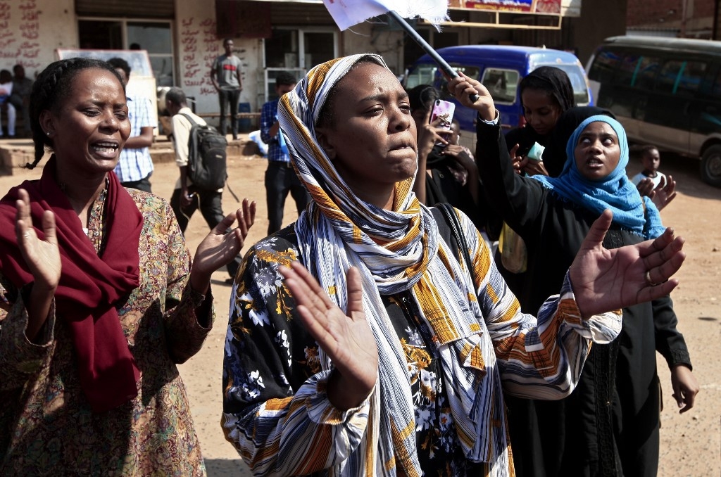 Manifestations à Khartoum, le 21 octobre 2020, dénonçant la situation économique et réclamant justice pour les manifestants tués (AFP)