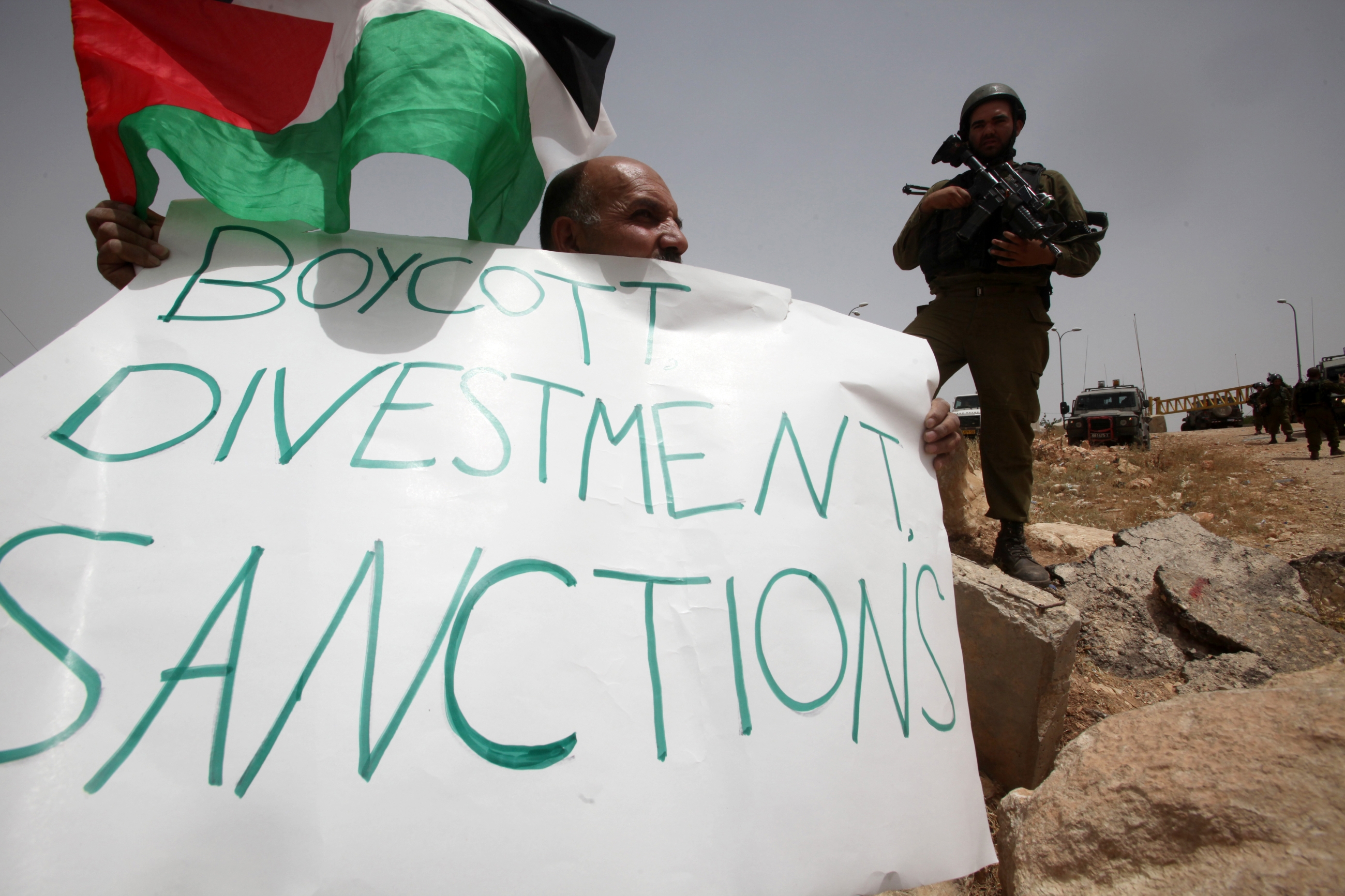 « Le boycott des produits israéliens, comme celui de tout autre pays, fait partie intégrante de la liberté d’expression compte tenu de ses motivations politiques » explique Bertrand Heilbronn (AFP)