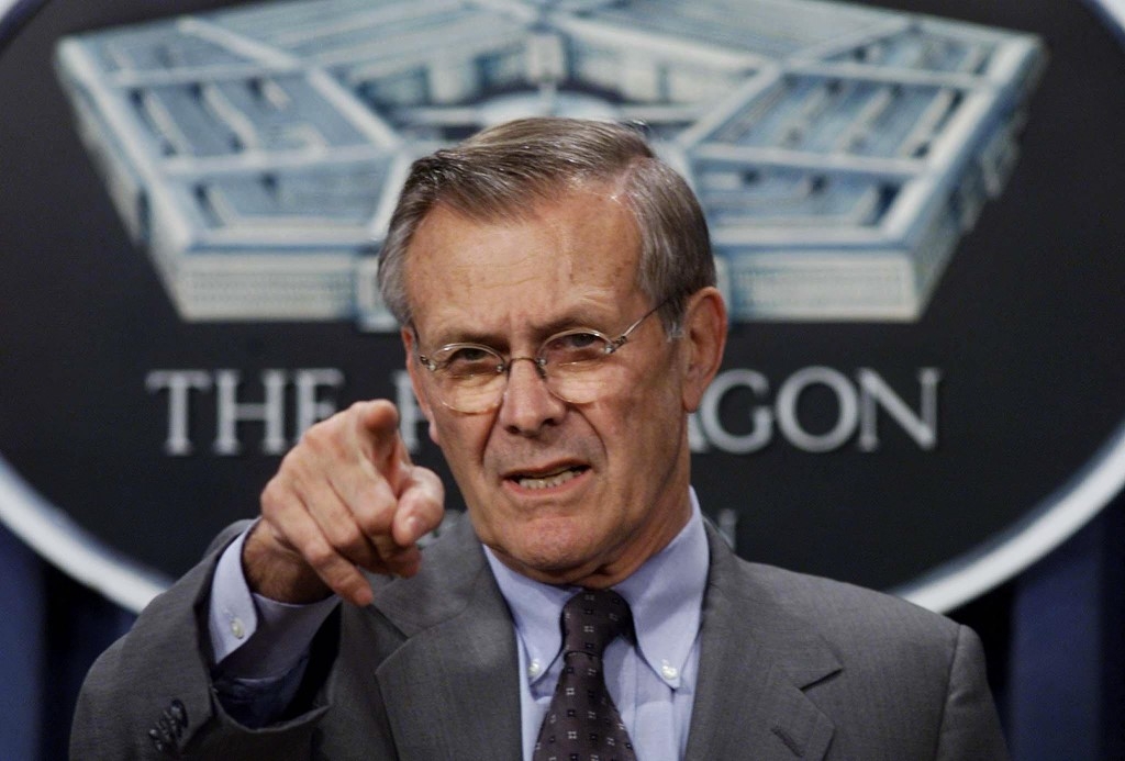 L’ex-secrétaire américain à la Défense Donald Rumsfeld à Washington, le 8 octobre 2001 (AFP/Luc Frazza)